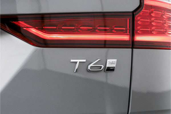 Volvo V60 2.0 T6 Plug-in hybrid AWD Ultra Dark 253 PK - Automaat | S/K-Panodak | Dig. Cockpit | Adapt. Cruise | Stoel-+Stuurverw. | PDC | 360 Camera | NAV + App. Connect | ECC | Elek. Klep | LM 19" | 9589