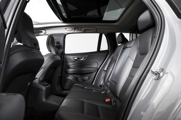 Volvo V60 2.0 T6 Plug-in hybrid AWD Ultra Dark 253 PK - Automaat | S/K-Panodak | Dig. Cockpit | Adapt. Cruise | Stoel-+Stuurverw. | PDC | 360 Camera | NAV + App. Connect | ECC | Elek. Klep | LM 19" | 9589