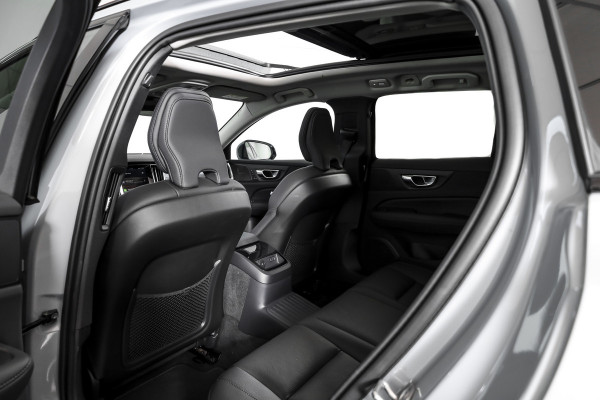 Volvo V60 2.0 T6 Plug-in hybrid AWD Ultra Dark 253 PK - Automaat | S/K-Panodak | Dig. Cockpit | Adapt. Cruise | Stoel-+Stuurverw. | PDC | 360 Camera | NAV + App. Connect | ECC | Elek. Klep | LM 19" | 9589