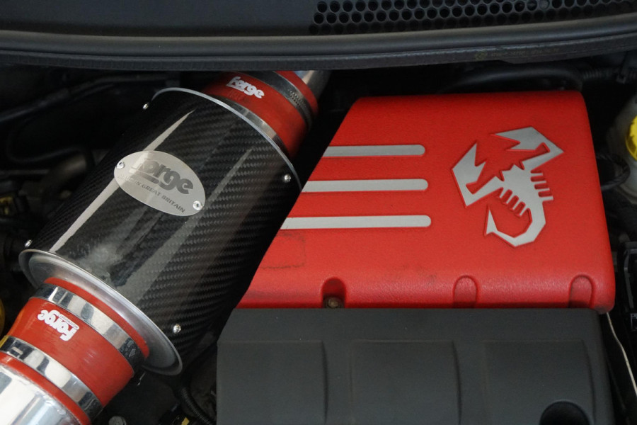 Fiat 695C 1.4 T-Jet Abarth Rivale 220PK + AKRAPOVIC / FORGE / BEATS / RIVA HOUTAFWERKING