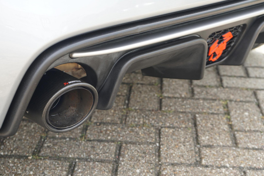 Fiat 695C 1.4 T-Jet Abarth Rivale 220PK + AKRAPOVIC / FORGE / BEATS / RIVA HOUTAFWERKING