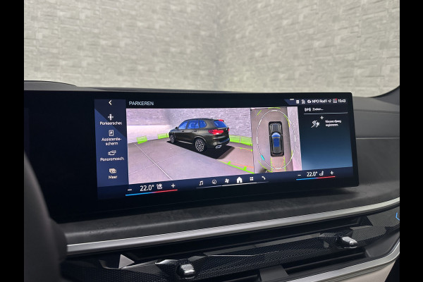 BMW X5 50e M-Sport Pro | 360 Camera | ACC | Panorama | Massage | Individual Leder | Soft-Close | 4-Zone Clima | Head-Up | Manhattan Green | Harman-Kardon | Stoelventilatie | Trekhaak | Luchtvering | Stoelverwarming V+A | Keyless-Entry | Memory | Iconic-Glow | Comfortstoelen | Bekerhouders Gekoeld + Verwarmd | Zonwering | ISO-Glas |