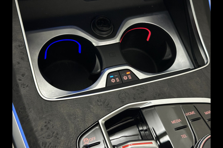 BMW X5 50e M-Sport Pro | 360 Camera | ACC | Panorama | Massage | Individual Leder | Soft-Close | 4-Zone Clima | Head-Up | Manhattan Green | Harman-Kardon | Stoelventilatie | Trekhaak | Luchtvering | Stoelverwarming V+A | Keyless-Entry | Memory | Iconic-Glow | Comfortstoelen | Bekerhouders Gekoeld + Verwarmd | Zonwering | ISO-Glas |