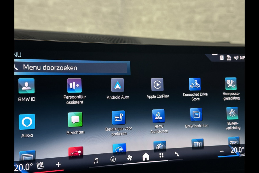 BMW X5 50e M-Sport Pro | 360 Camera | ACC | Panorama | Massage | Individual Leder | Soft-Close | 4-Zone Clima | Head-Up | Manhattan Green | Harman-Kardon | Stoelventilatie | Trekhaak | Luchtvering | Stoelverwarming V+A | Keyless-Entry | Memory | Iconic-Glow | Comfortstoelen | Bekerhouders Gekoeld + Verwarmd | Zonwering | ISO-Glas |