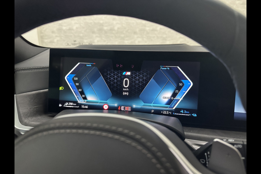BMW X5 50e M-Sport Pro | 360 Camera | ACC | Panorama | Massage | Individual Leder | Soft-Close | 4-Zone Clima | Head-Up | Manhattan Green | Harman-Kardon | Stoelventilatie | Trekhaak | Luchtvering | Stoelverwarming V+A | Keyless-Entry | Memory | Iconic-Glow | Comfortstoelen | Bekerhouders Gekoeld + Verwarmd | Zonwering | ISO-Glas |