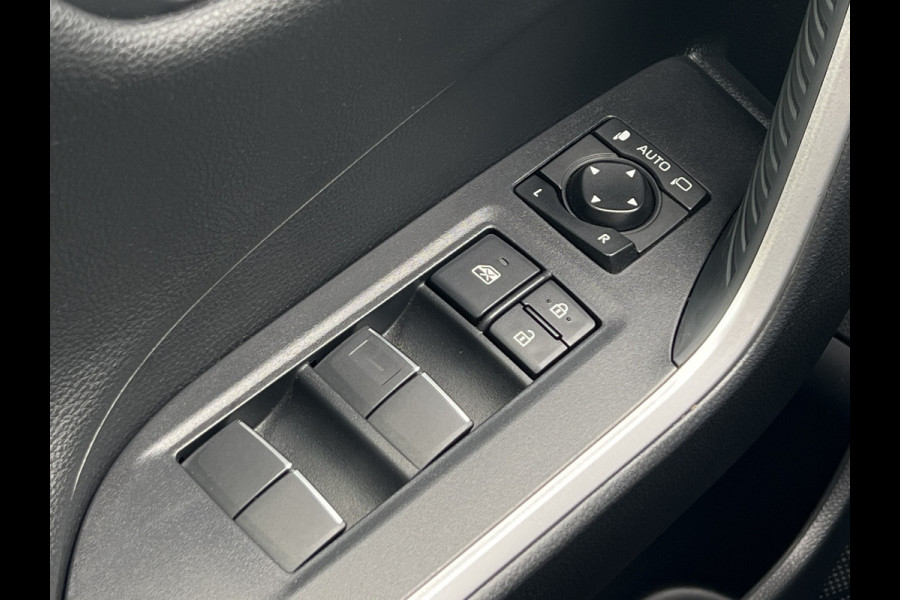 Toyota RAV4 2.5 Hybrid AWD Executive Bi-Tone | Trekhaak | JBL Audio | Camera | Dodehoek
