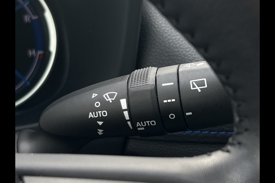 Toyota RAV4 2.5 Hybrid AWD Executive Bi-Tone | Trekhaak | JBL Audio | Camera | Dodehoek