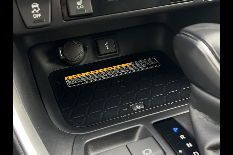 Toyota RAV4 2.5 Hybrid AWD Executive Bi-Tone | Trekhaak | JBL Audio | Camera | Dodehoek