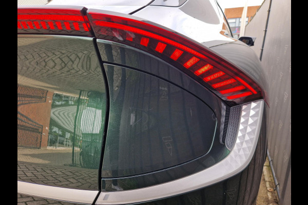 Kia Ev6 Air 58 kWh | Prijs incl. vooraftrek 2000.- inruilpremie | Stoelverwarming | Camera | Navigatie | 19” Velgen | H-Leder | Clima | PDC | Cruise | LED |
