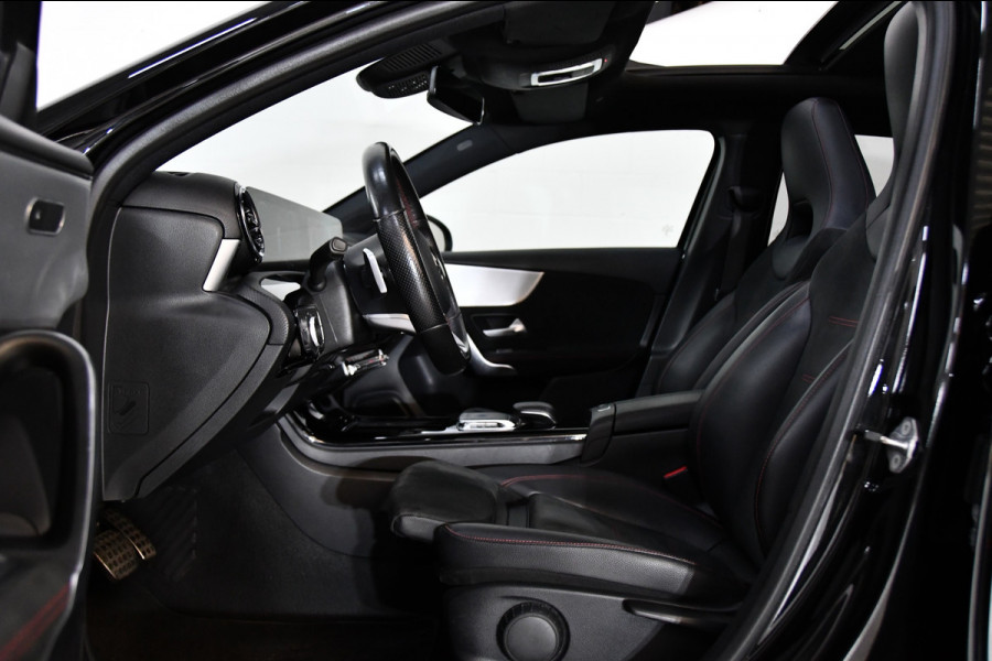 Mercedes-Benz A-Klasse 250 AMG Line sfeer, pano