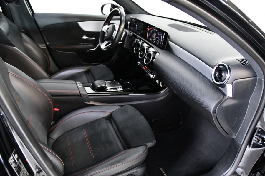 Mercedes-Benz A-Klasse 250 AMG Line sfeer, pano