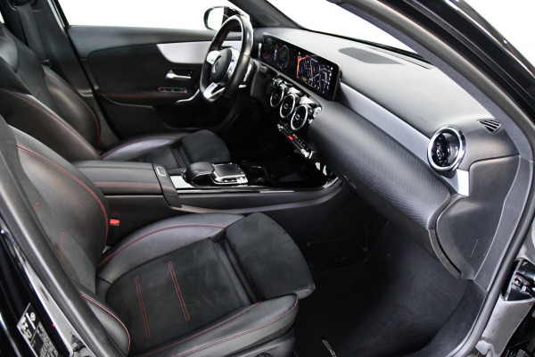 Mercedes-Benz A-Klasse 250 AMG Line sfeer, pano