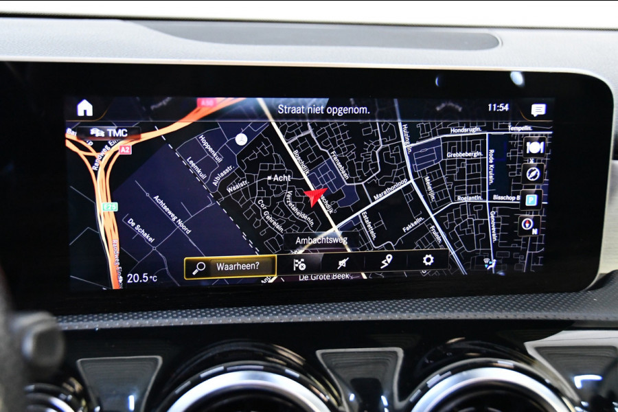 Mercedes-Benz A-Klasse 250 AMG Line sfeer, pano