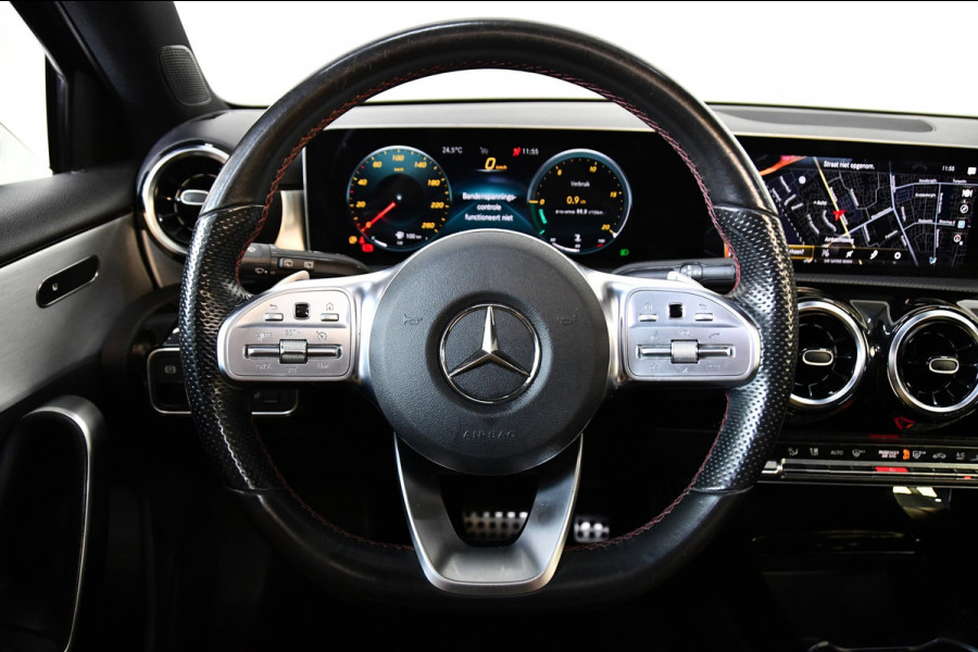 Mercedes-Benz A-Klasse 250 AMG Line sfeer, pano