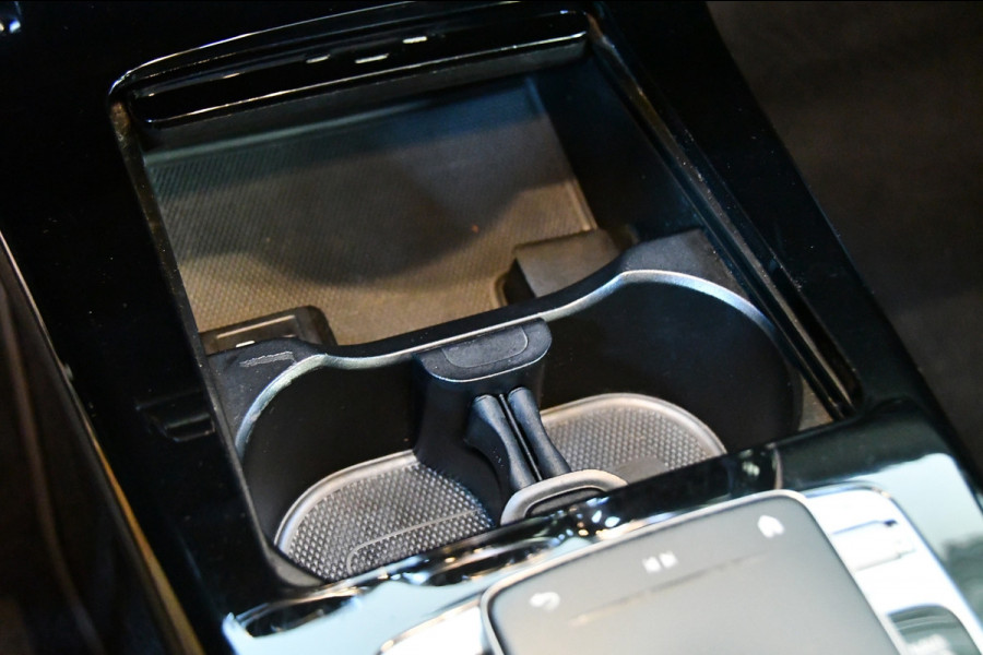 Mercedes-Benz A-Klasse 250 AMG Line sfeer, pano