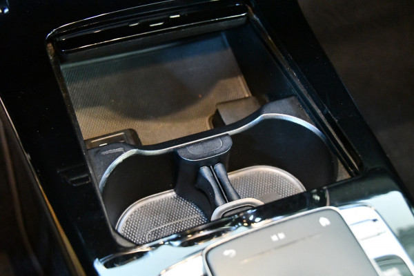Mercedes-Benz A-Klasse 250 AMG Line sfeer, pano