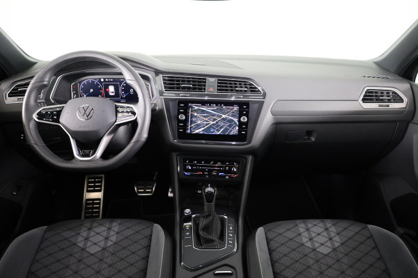 Volkswagen Tiguan 1.5 TSI R-Line Business 150 pk Automaat (DSG) | Verlengde garantie | Navigatie | Panoramadak | Elektr. trekhaak | Parkeersensoren (Park assist) | Achteruitrijcamera | Stoelverwarming |