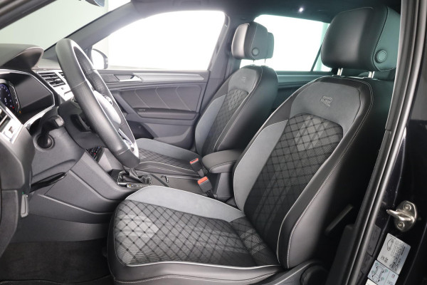 Volkswagen Tiguan 1.5 TSI R-Line Business 150 pk Automaat (DSG) | Verlengde garantie | Navigatie | Panoramadak | Elektr. trekhaak | Parkeersensoren (Park assist) | Achteruitrijcamera | Stoelverwarming |