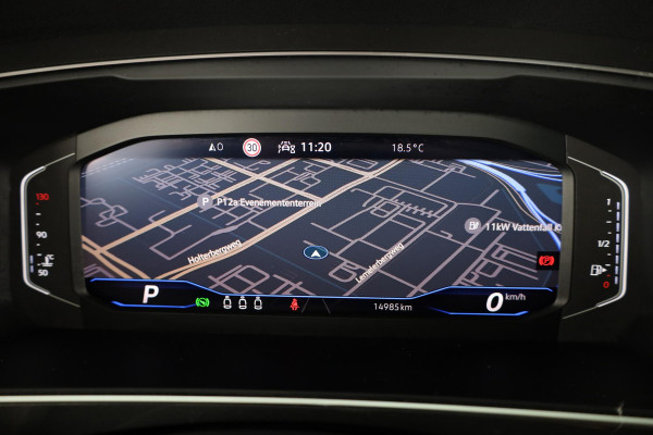 Volkswagen Tiguan 1.5 TSI R-Line Business 150 pk Automaat (DSG) | Verlengde garantie | Navigatie | Panoramadak | Elektr. trekhaak | Parkeersensoren (Park assist) | Achteruitrijcamera | Stoelverwarming |