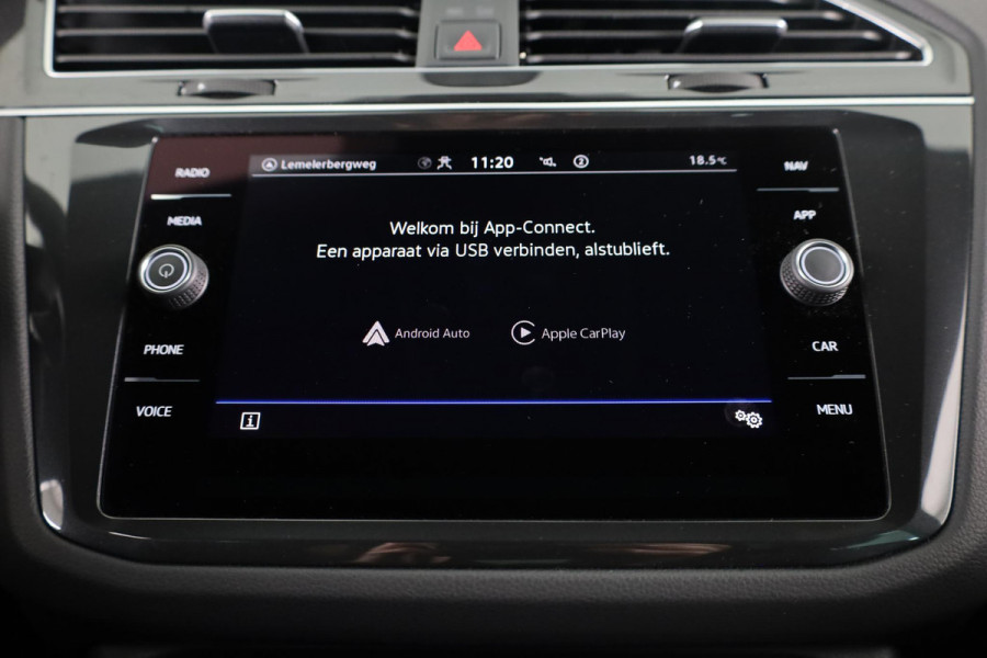 Volkswagen Tiguan 1.5 TSI R-Line Business 150 pk Automaat (DSG) | Verlengde garantie | Navigatie | Panoramadak | Elektr. trekhaak | Parkeersensoren (Park assist) | Achteruitrijcamera | Stoelverwarming |
