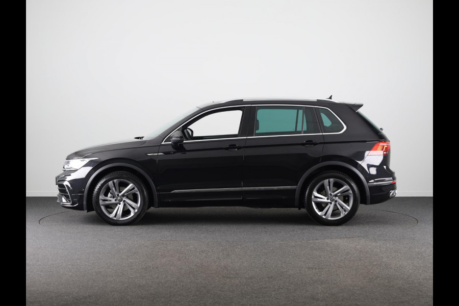 Volkswagen Tiguan 1.5 TSI R-Line Business 150 pk Automaat (DSG) | Verlengde garantie | Navigatie | Panoramadak | Elektr. trekhaak | Parkeersensoren (Park assist) | Achteruitrijcamera | Stoelverwarming |
