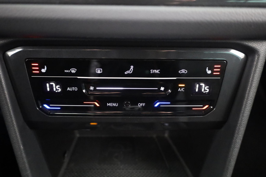Volkswagen Tiguan 1.5 TSI R-Line Business 150 pk Automaat (DSG) | Verlengde garantie | Navigatie | Panoramadak | Elektr. trekhaak | Parkeersensoren (Park assist) | Achteruitrijcamera | Stoelverwarming |