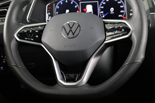 Volkswagen Tiguan 1.5 TSI R-Line Business 150 pk Automaat (DSG) | Verlengde garantie | Navigatie | Panoramadak | Elektr. trekhaak | Parkeersensoren (Park assist) | Achteruitrijcamera | Stoelverwarming |