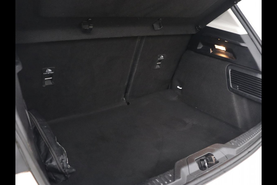 Ford Focus 1.5 EcoBoost Active Business | Trekhaak | Automaat | Rijstrook Ass. |
