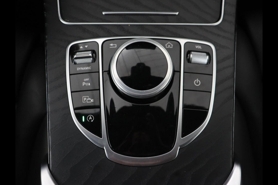 Mercedes-Benz C-Klasse 180 Business Solution AMG | Leder | Trekhaak | Stoelverwarming | Camera | Night Pack | Carplay | Side Assist | Digital Cockpit | Navigatie | Full LED | Park Assist