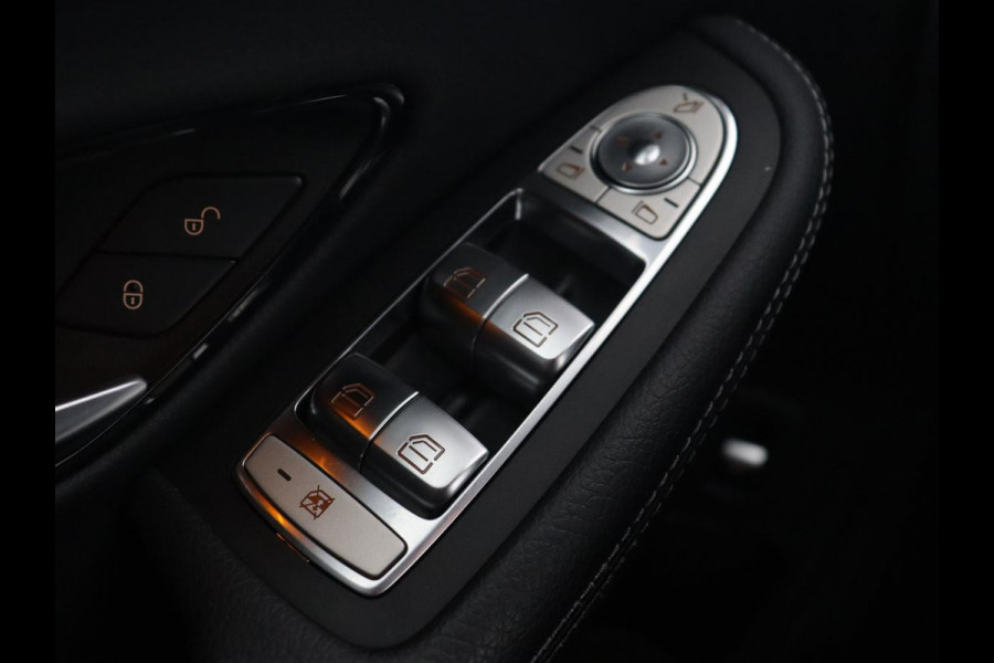Mercedes-Benz C-Klasse 180 Business Solution AMG | Leder | Trekhaak | Stoelverwarming | Camera | Night Pack | Carplay | Side Assist | Digital Cockpit | Navigatie | Full LED | Park Assist