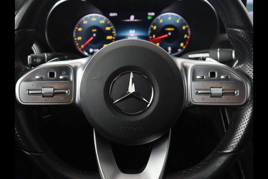 Mercedes-Benz C-Klasse 180 Business Solution AMG | Leder | Trekhaak | Stoelverwarming | Camera | Night Pack | Carplay | Side Assist | Digital Cockpit | Navigatie | Full LED | Park Assist