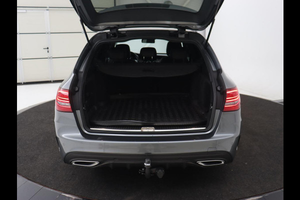 Mercedes-Benz C-Klasse 180 Business Solution AMG | Leder | Trekhaak | Stoelverwarming | Camera | Night Pack | Carplay | Side Assist | Digital Cockpit | Navigatie | Full LED | Park Assist