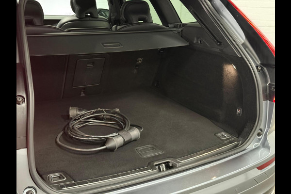 Volvo XC60 2.0 T6 Plug-in hybrid AWD R-Design | Adapt. Cruise control | Trekhaak | Open dak | Stoel-/Stuurwielverwarming