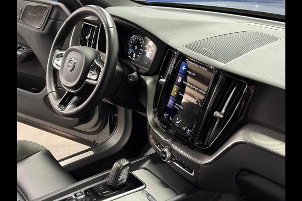 Volvo XC60 2.0 T6 Plug-in hybrid AWD R-Design | Adapt. Cruise control | Trekhaak | Open dak | Stoel-/Stuurwielverwarming