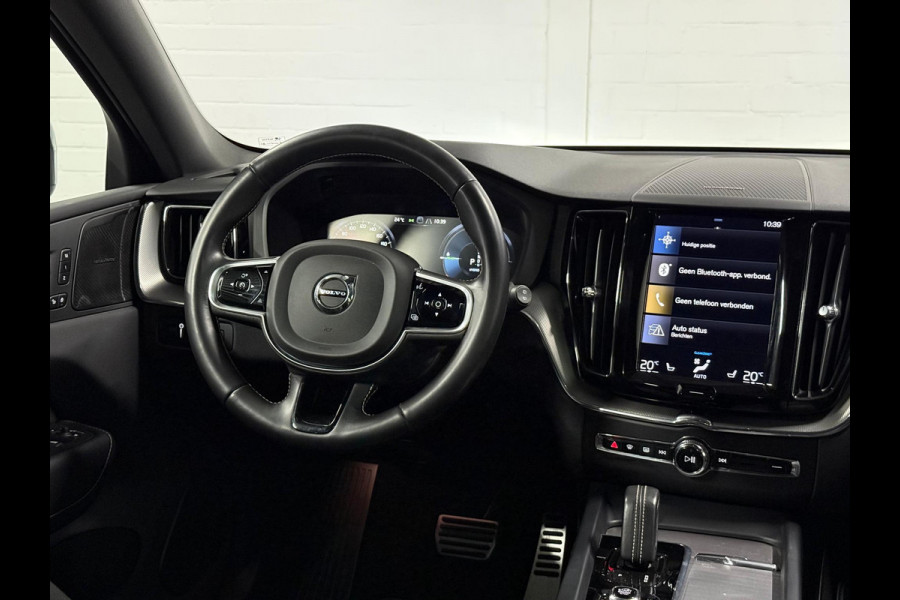 Volvo XC60 2.0 T6 Plug-in hybrid AWD R-Design | Adapt. Cruise control | Trekhaak | Open dak | Stoel-/Stuurwielverwarming