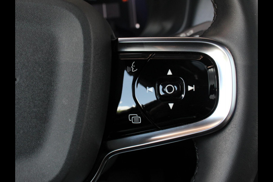 Polestar 2 Standard Range Single Motor 63kWh | Climate control | Cruise control | Panorama dak | Parkeersensoren + Camera | Trekhaak | Voorstoelen verwarmd | Apple Carplay/ Android Auto