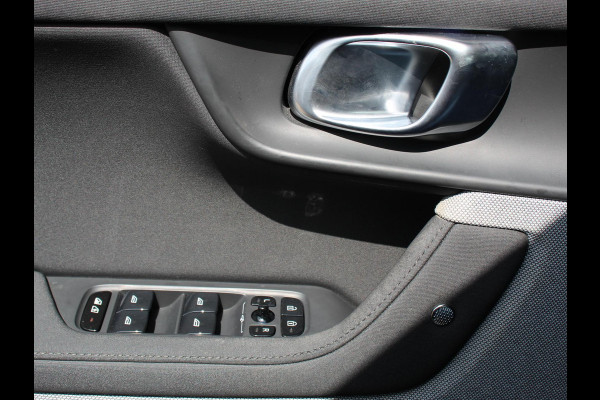 Polestar 2 Standard Range Single Motor 63kWh | Climate control | Cruise control | Panorama dak | Parkeersensoren + Camera | Trekhaak | Voorstoelen verwarmd | Apple Carplay/ Android Auto