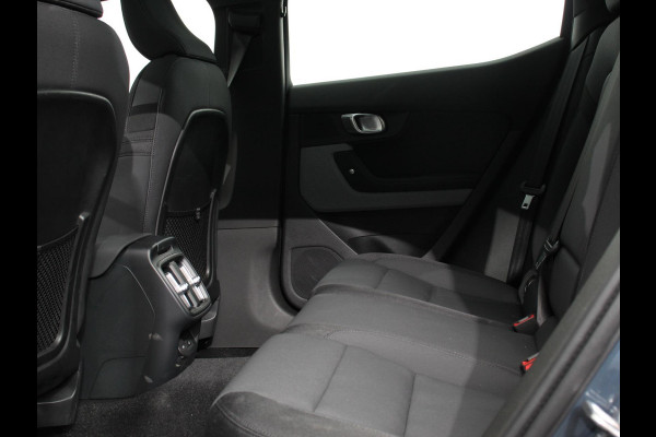 Polestar 2 Standard Range Single Motor 63kWh | Climate control | Cruise control | Panorama dak | Parkeersensoren + Camera | Trekhaak | Voorstoelen verwarmd | Apple Carplay/ Android Auto