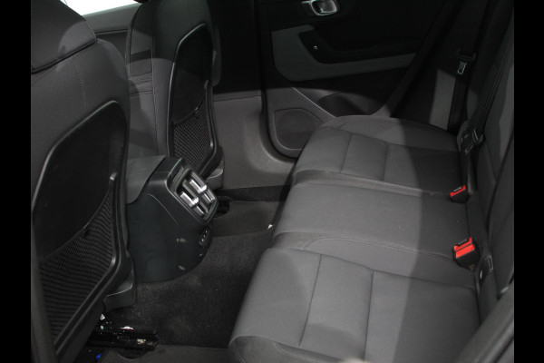 Polestar 2 Standard Range Single Motor 63kWh | Climate control | Cruise control | Panorama dak | Parkeersensoren + Camera | Trekhaak | Voorstoelen verwarmd | Apple Carplay/ Android Auto