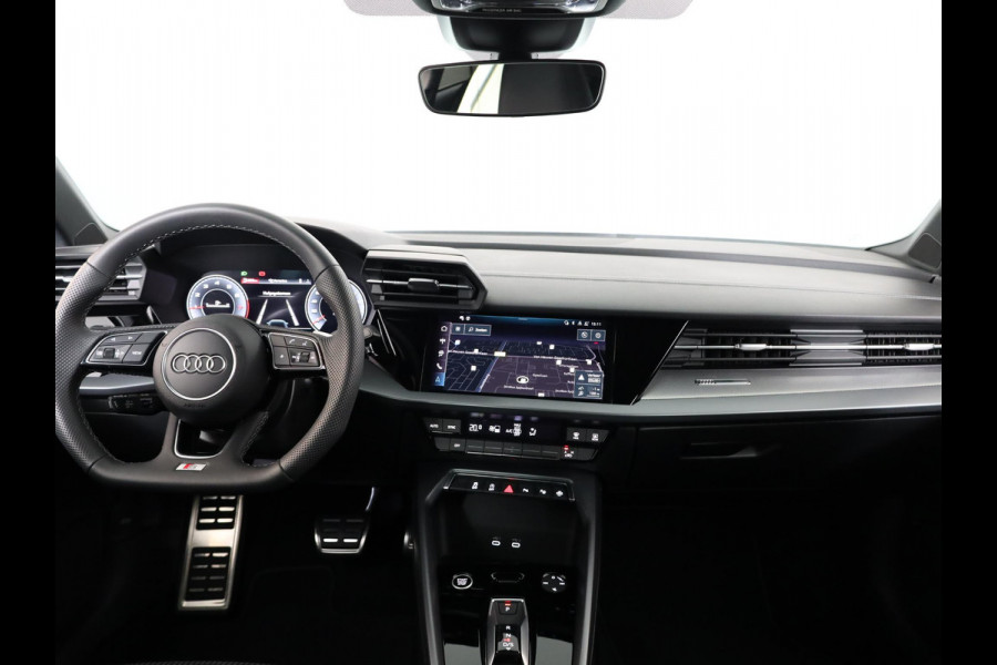Audi A3 Sportback 35 TFSI S edition 150 pk S-tronic | Verlengde garantie | Navigatie | Parkeersensoren (Park assist) | LED koplampen | S-Line |