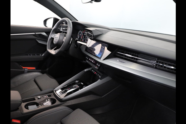 Audi A3 Sportback 35 TFSI S edition 150 pk S-tronic | Verlengde garantie | Navigatie | Parkeersensoren (Park assist) | LED koplampen | S-Line |