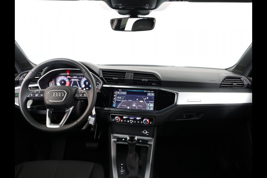 Audi Q3 35 TFSI Advanced Edition 150 pk S-tronic | Verlengde garantie | Navigatie | Parkeersensoren (Park assist) | Achteruitrijcamera | LED koplampen | Stoelverwarming |