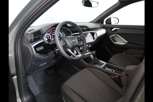 Audi Q3 35 TFSI Advanced Edition 150 pk S-tronic | Verlengde garantie | Navigatie | Parkeersensoren (Park assist) | Achteruitrijcamera | LED koplampen | Stoelverwarming |