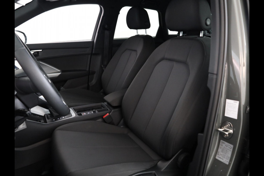 Audi Q3 35 TFSI Advanced Edition 150 pk S-tronic | Verlengde garantie | Navigatie | Parkeersensoren (Park assist) | Achteruitrijcamera | LED koplampen | Stoelverwarming |