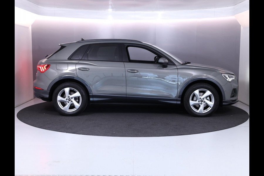 Audi Q3 35 TFSI Advanced Edition 150 pk S-tronic | Verlengde garantie | Navigatie | Parkeersensoren (Park assist) | Achteruitrijcamera | LED koplampen | Stoelverwarming |