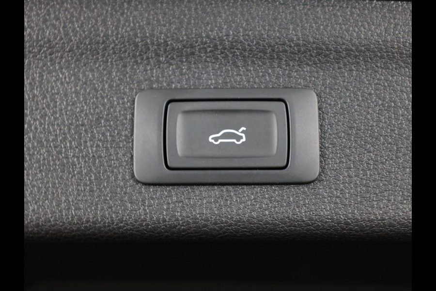 Audi Q3 35 TFSI Advanced Edition 150 pk S-tronic | Verlengde garantie | Navigatie | Parkeersensoren (Park assist) | Achteruitrijcamera | LED koplampen | Stoelverwarming |