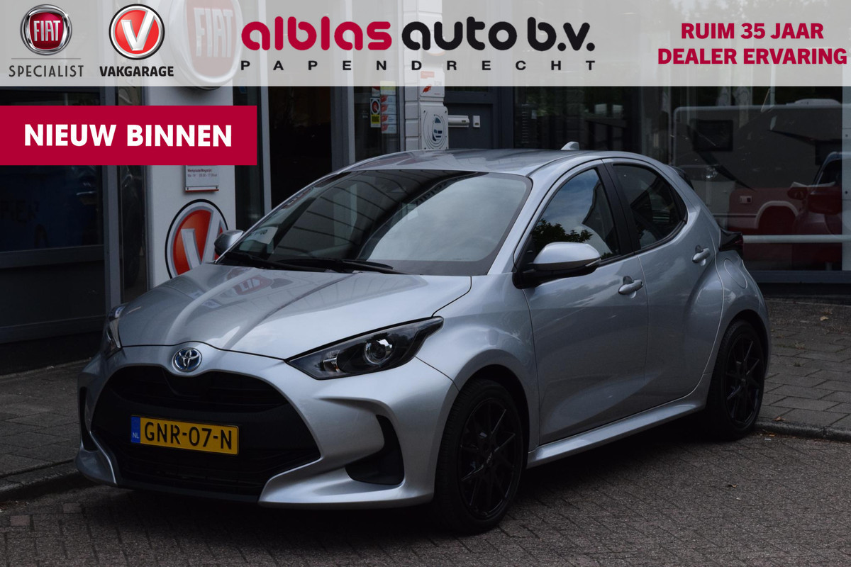 Toyota Yaris 1.5 Hybrid Active|Nav|Cam.|17"|Stoelverw. Toyota Yaris 1.5 Hybrid Active|Nav|Cam.|17"|Stoelverw.
