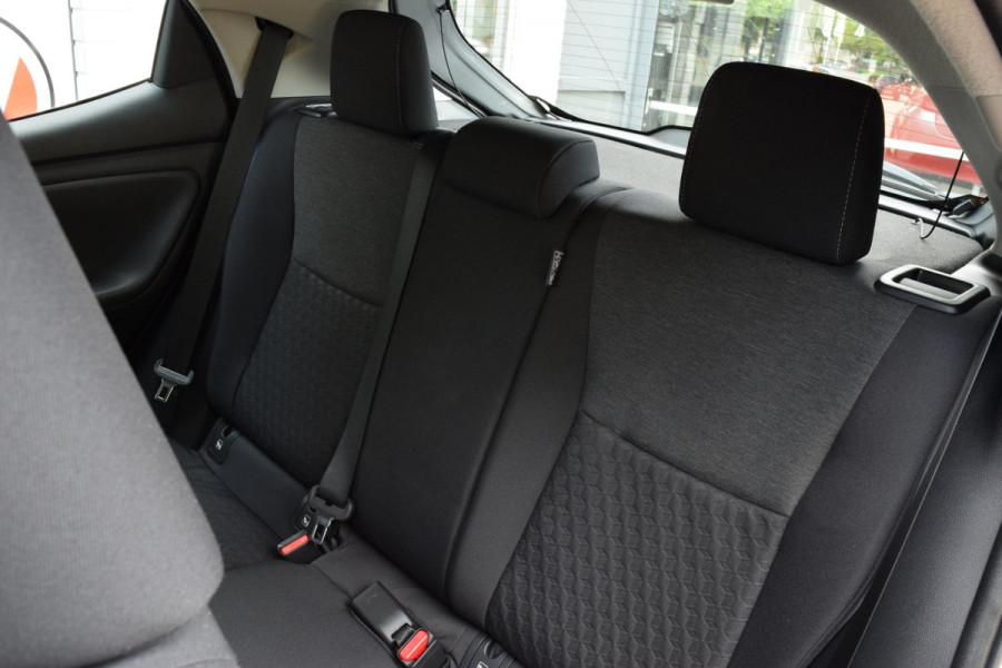 Toyota Yaris 1.5 Hybrid Active|Nav|Cam.|17"|Stoelverw.
