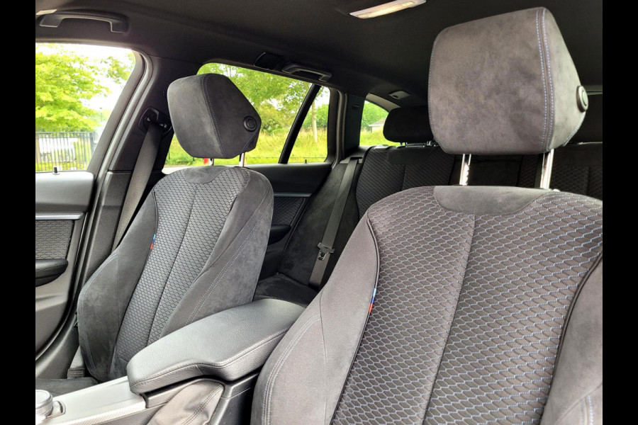 BMW 3 Serie Touring 320i M-Sport, Camera, Alcantara, LED (Dealer-onderhouden) - Keramische coating