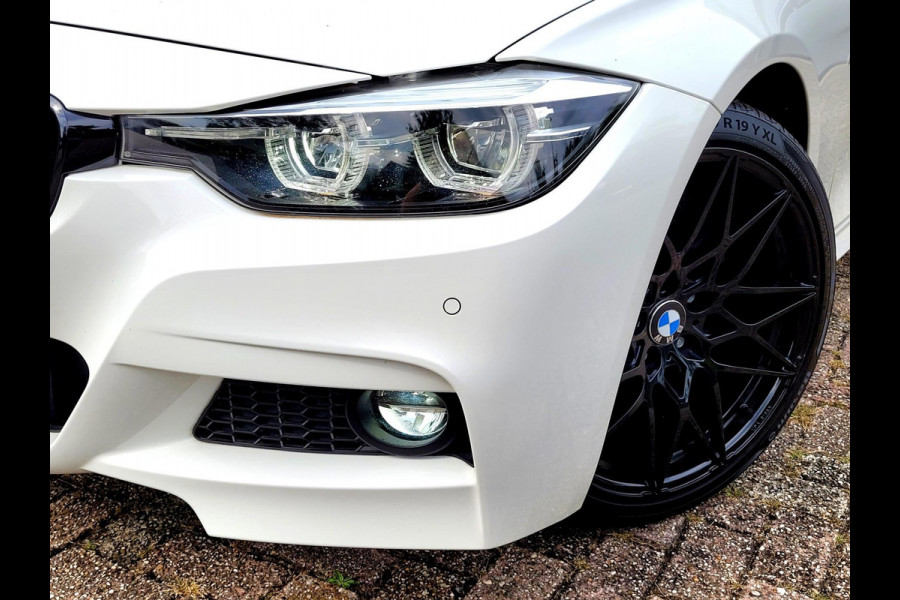 BMW 3 Serie Touring 320i M-Sport, Camera, Alcantara, LED (Dealer-onderhouden) - Keramische coating